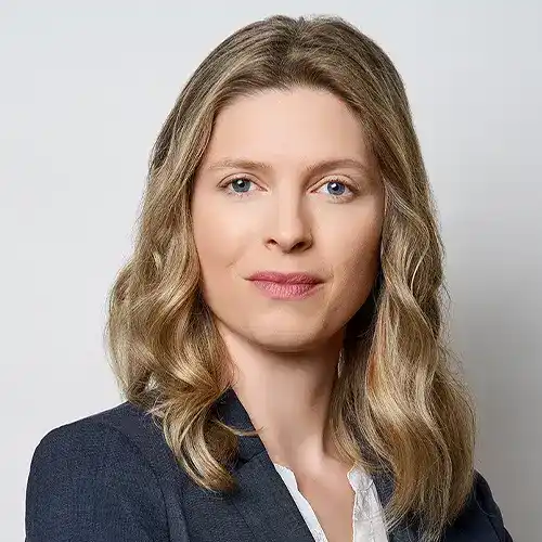 Crystal Arbour, Abbotsford family lawyer